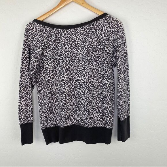 Victoria’s Secret gray leopard print thermal top size medium - Picture 3 of 5